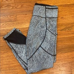 LULULEMON 7/8 Length Highwaisted Leggings